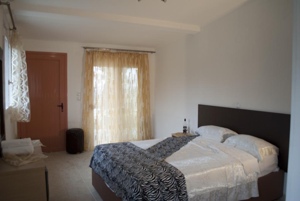 Hotel Fernando Ofrínion Esterno foto