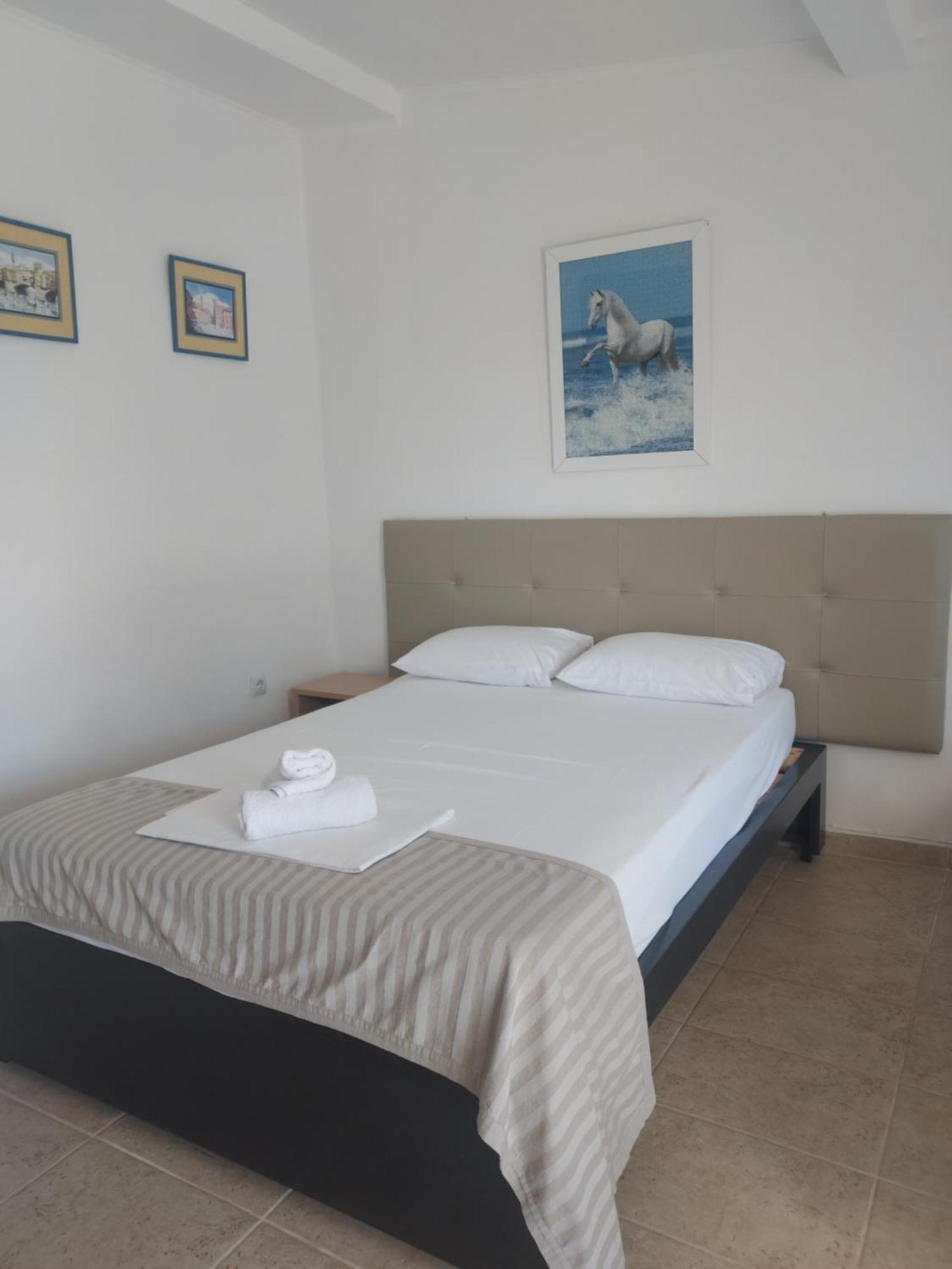 Hotel Fernando Ofrínion Esterno foto