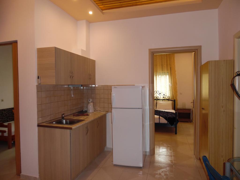 Hotel Fernando Ofrínion Esterno foto