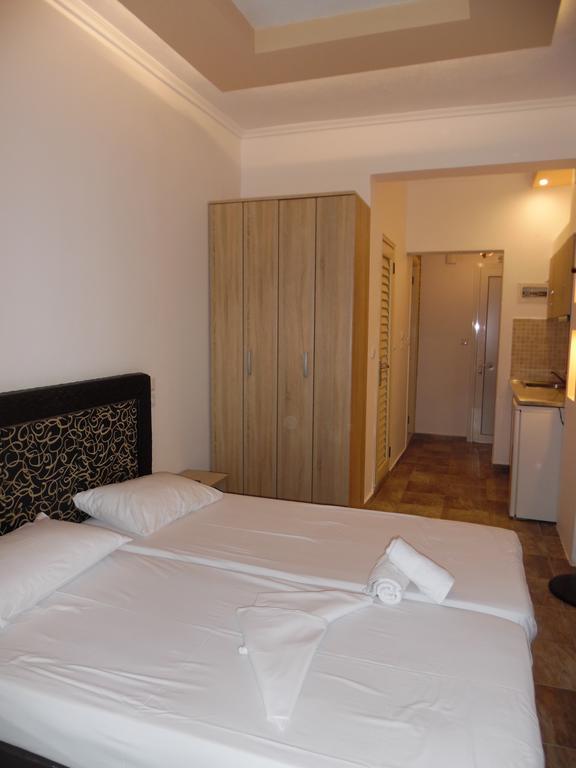 Hotel Fernando Ofrínion Esterno foto