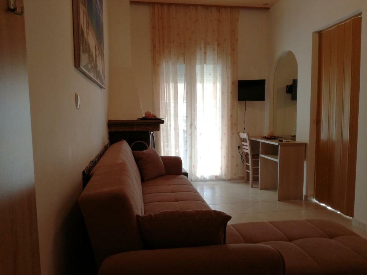 Hotel Fernando Ofrínion Esterno foto